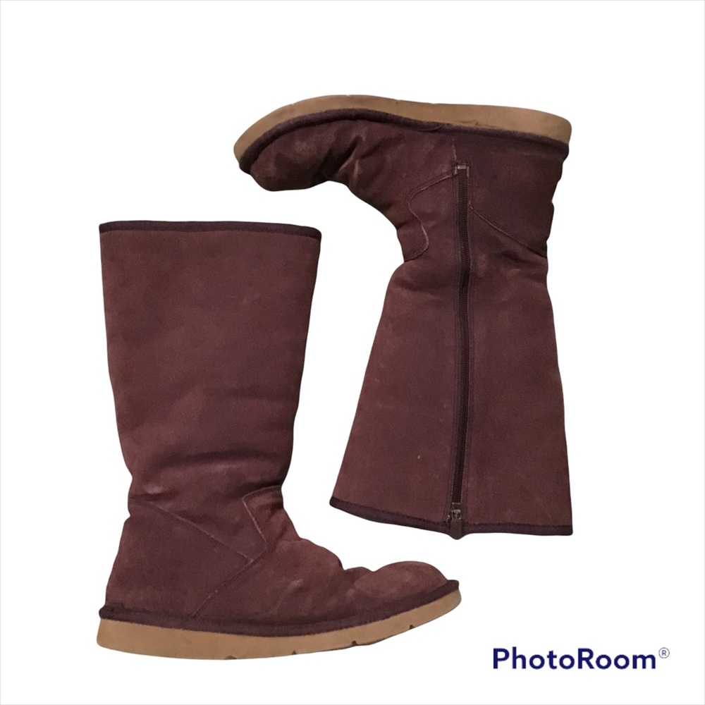 Like New! Ugg Tall Zip Up Boots Eggplant Color size 10